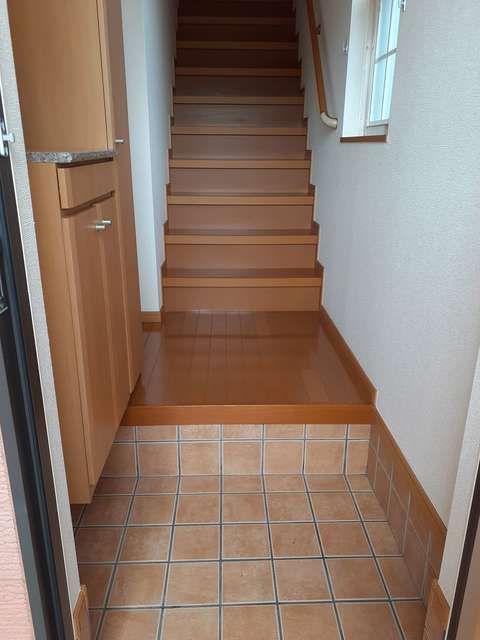 グランシス富木島の玄関