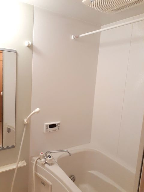 グランシス富木島の浴室