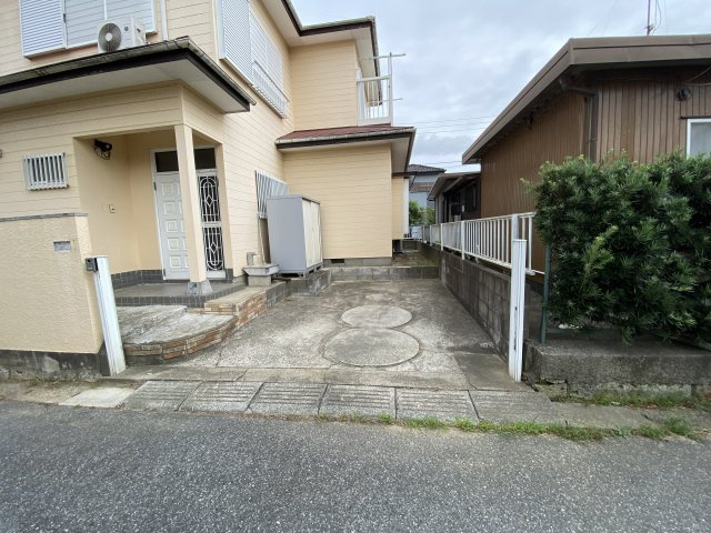 大網白里市北飯塚J邸戸建の駐車場