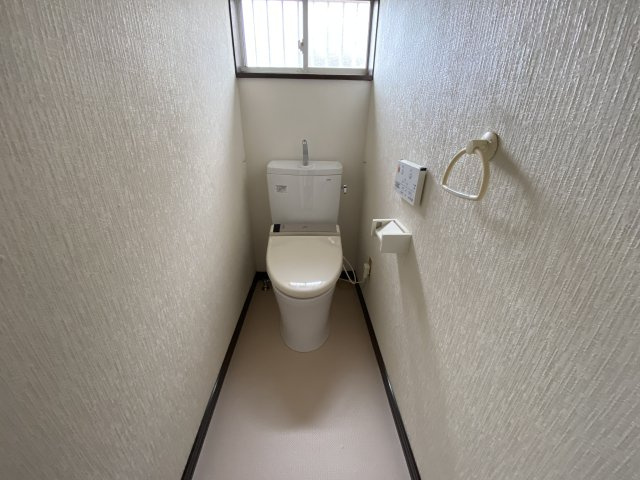 大網白里市北飯塚J邸戸建のトイレ