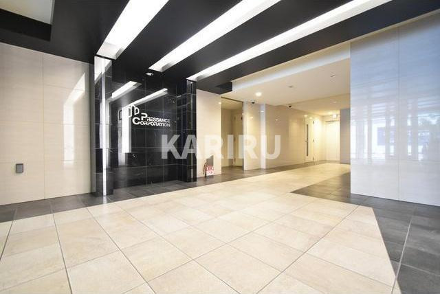 プレサンス堺筋本町駅前のロビー