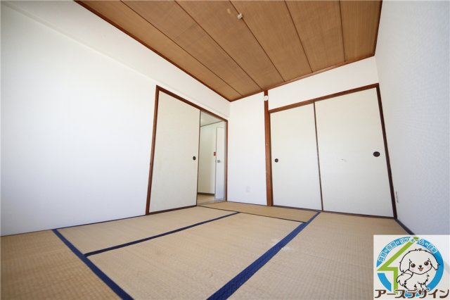 第一イワサキビルの和室