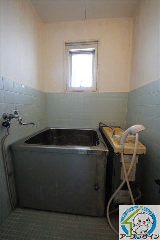 第一イワサキビルの浴室