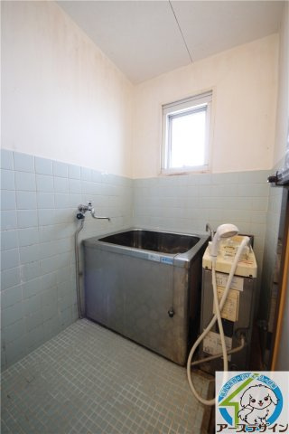 第一イワサキビルの浴室