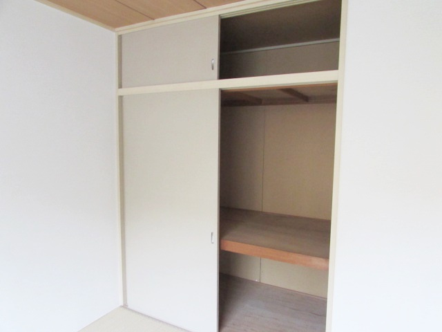 ハイツ椿園2の収納|大きなものも収納できそうです