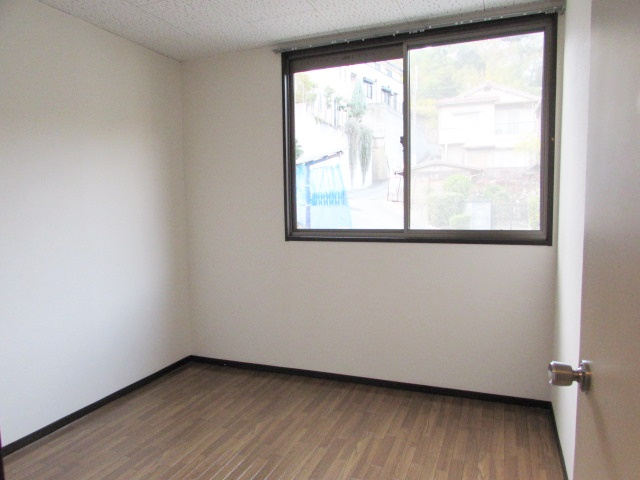 ハイツ椿園2の居間・リビング|使いやすいリビングです