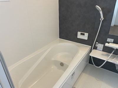 【浴室】 | 山形市江俣二丁目【新築建売】1号棟 | 広々浴室は、ゆったりとくつろいで疲れを癒す空間です。