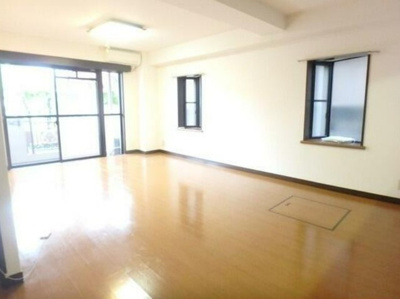 【居間・リビング】 | グレース目白 | ゆったり過ごせる居間です