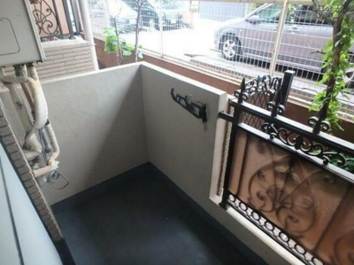 【バルコニー】 | グレース目白 | 落ち着いた時間を過ごせるバルコニーです