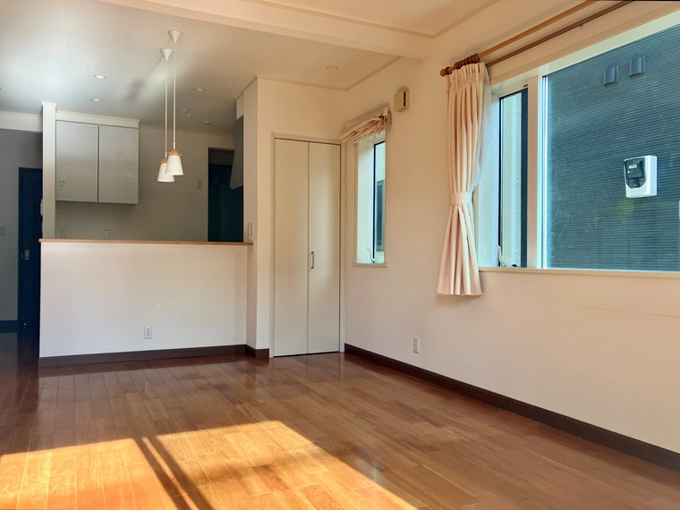 王禅寺西戸建の居間・リビング