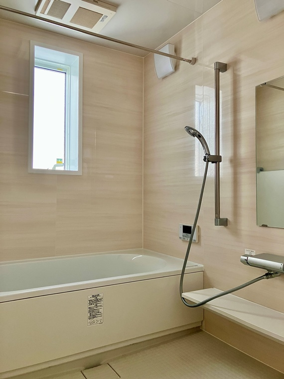王禅寺西戸建の浴室