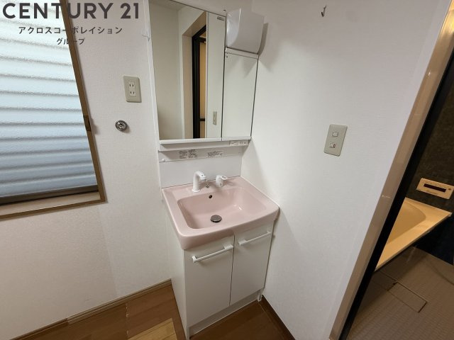 独立洗面化粧台付きでおすすめです！
