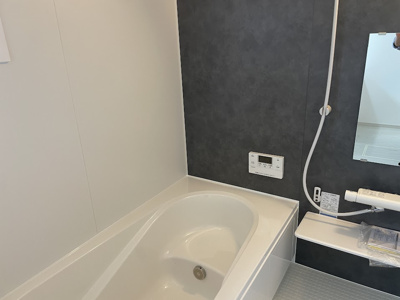 【浴室】 | 山形市江俣二丁目【新築建売】2号棟 | 広々浴室は、ゆったりとくつろいで疲れを癒す空間です。