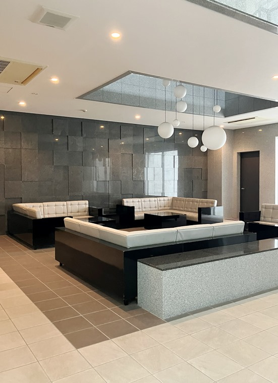 レーベン横浜汐見台ソラノテのロビー