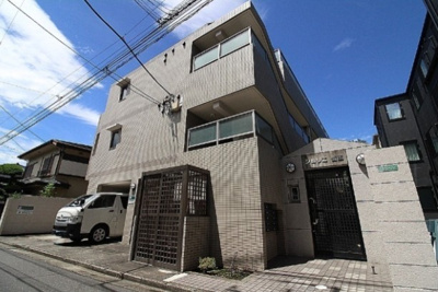 【外観】 | ジョリエ豊玉 | 鉄筋コンクリート造のがっちりとした建物。