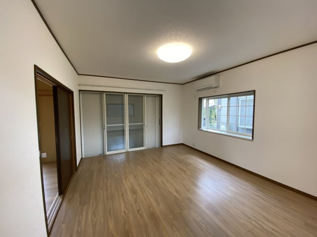 東金市北之幸谷貸家の居間・リビング