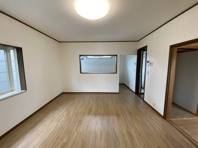 東金市北之幸谷貸家の居間・リビング