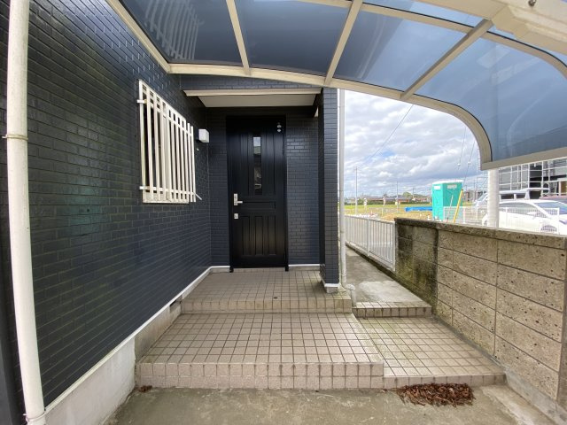 東金市北之幸谷貸家のエントランス