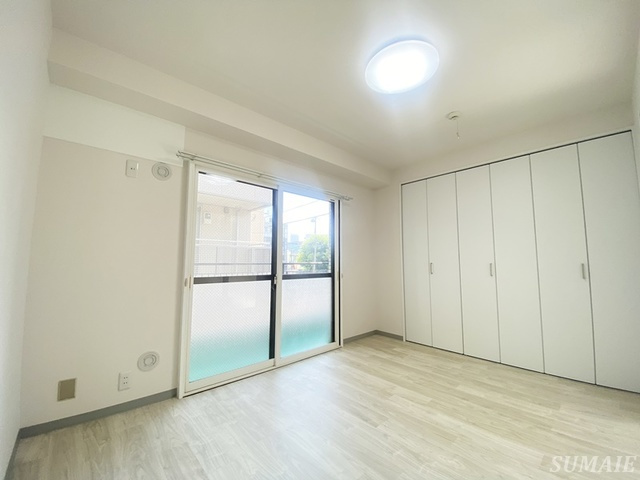 カーサ栄の居間・リビング|洋室