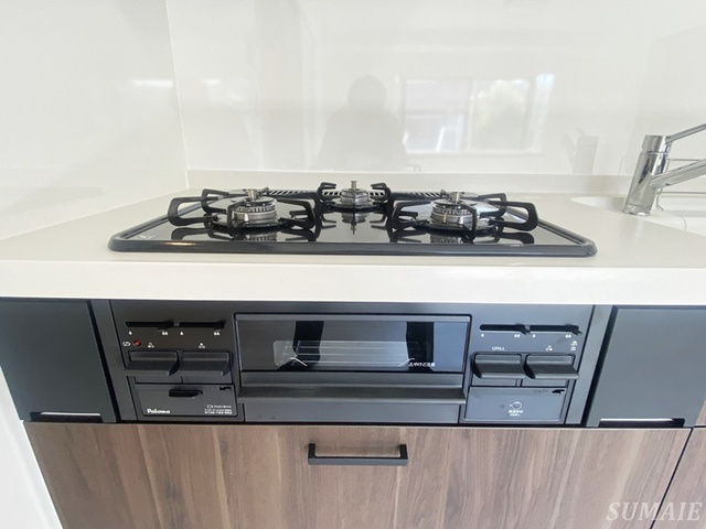 カーサ栄のキッチン|3口コンロ☆グリル付き☆