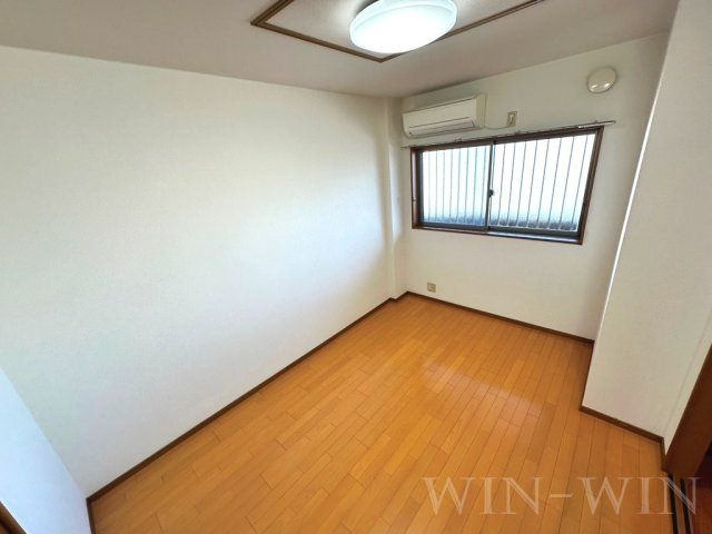 ブロードタウン神野 Ⅱ B棟の寝室