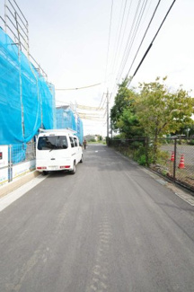 【前面道路含む現地写真】