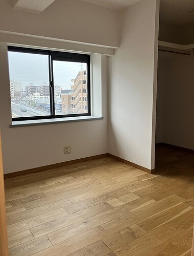 ライオンズマンション南浦和の内装|洋室２