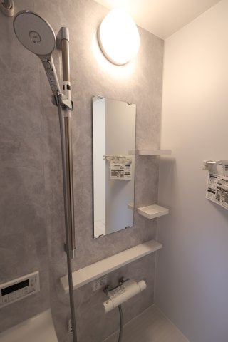 【浴室】 | 《仲介手数料無料》大宮区三橋１丁目356-3(全1戸)新築一戸建て | 撮影日 2025年9月23日 11:30 曇り