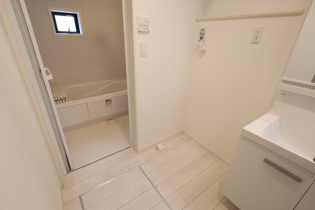 【ランドリースペース】 | 《仲介手数料無料》大宮区三橋１丁目356-3(全1戸)新築一戸建て | 撮影日 2025年9月23日 11:30 曇り