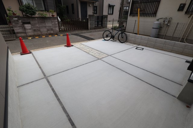 【玄関】 | 《仲介手数料無料》大宮区三橋１丁目356-3(全1戸)新築一戸建て | 撮影日 2025年9月23日 11:30 曇り