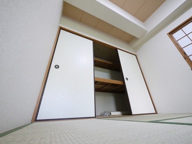 ノバ学園前Ⅲ番館の収納|たっぷりとした収納スペースです