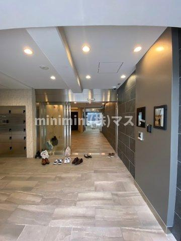 コンフォリア・リヴ大阪本町のロビー