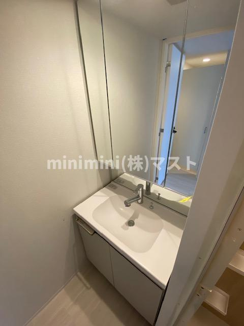 コンフォリア・リヴ大阪本町の洗面所