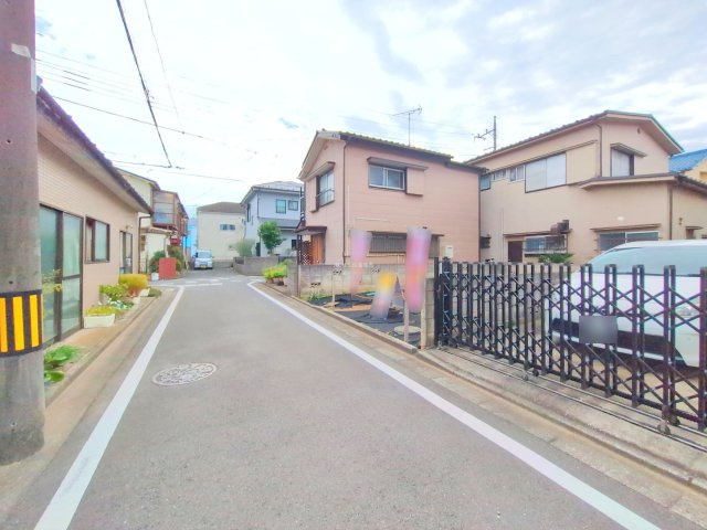 ふじみ野市桜ケ丘３丁目の売地の前面道路含む現地写真|閑静な住宅街で住環境良好♪
スーパーやコンビニが徒歩圏内にあってお買い物に便利です。