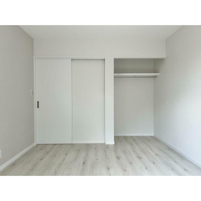 【寝室】 | Peony | きれいなフローリング。