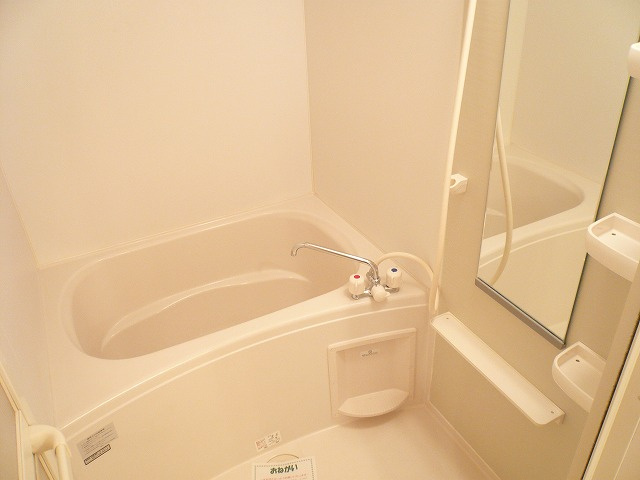 ボンヌジュルネの浴室|バス