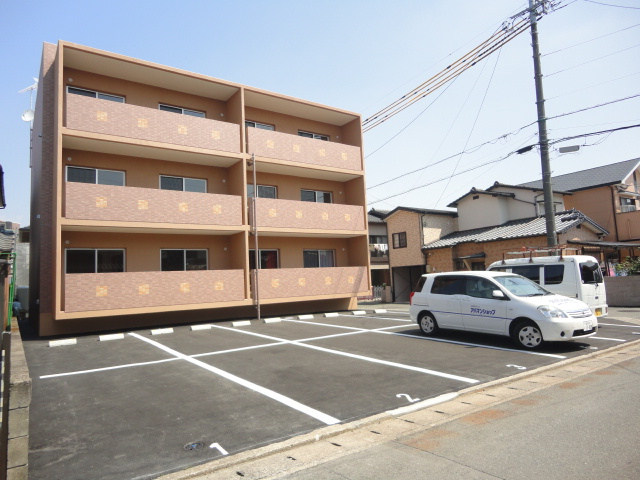 Lino24の駐車場|カースペースがあります