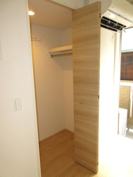 アンジュール坂下の洋室