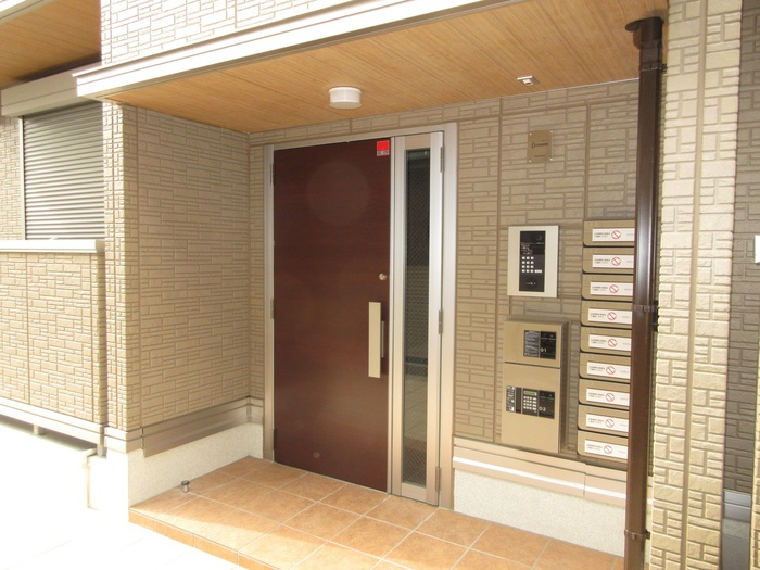 アンジュール坂下のエントランス