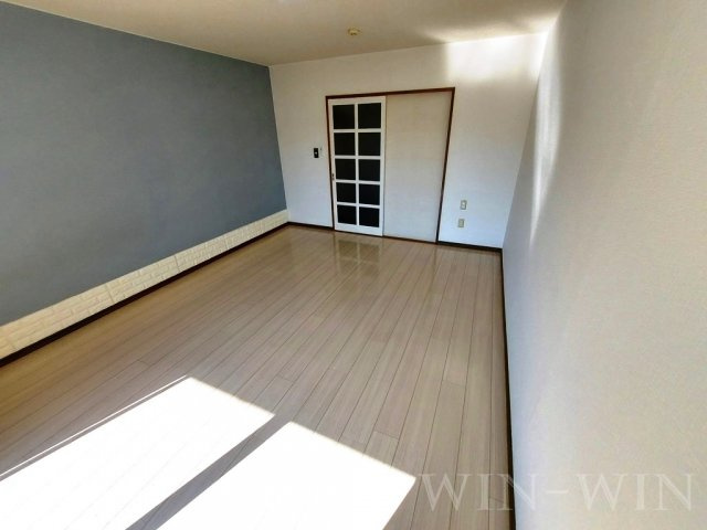 サントラスト A棟の居間・リビング|イメージ（同建物内別部屋の写真です）