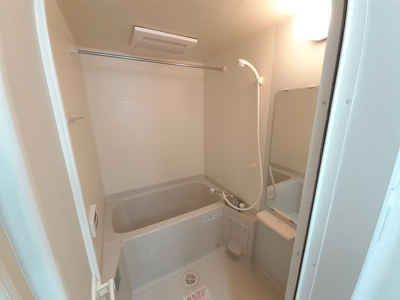 【浴室】 | グローヴガーデンE | 清潔感のある浴室です！