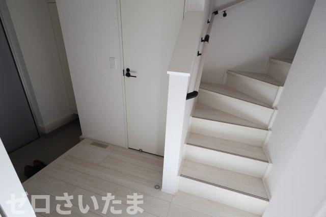《仲介手数料無料》浦和区瀬ヶ崎１丁目19-25(全1戸)新築一戸建てリナージュの玄関