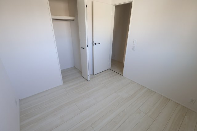 《仲介手数料無料》浦和区瀬ヶ崎１丁目19-25(全1戸)新築一戸建てリナージュの洋室