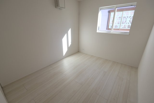 《仲介手数料無料》浦和区瀬ヶ崎１丁目19-25(全1戸)新築一戸建てリナージュの洋室