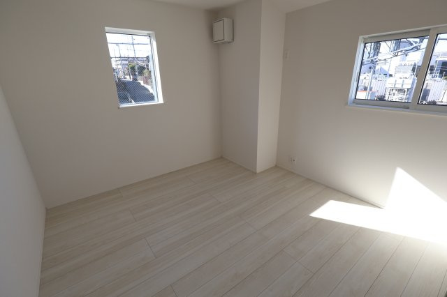 《仲介手数料無料》浦和区瀬ヶ崎１丁目19-25(全1戸)新築一戸建てリナージュの洋室