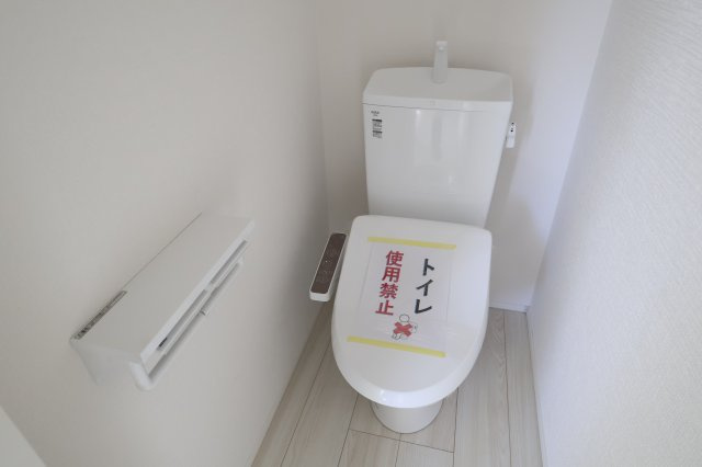 《仲介手数料無料》浦和区瀬ヶ崎１丁目19-25(全1戸)新築一戸建てリナージュのトイレ