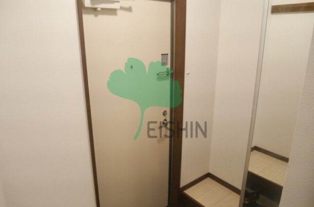メゾンドバロン諸岡のエントランス
