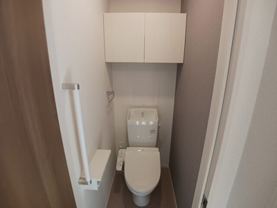 【トイレ】 | カーサ ラ ルーチェ1 | 清潔感のあるトイレです。