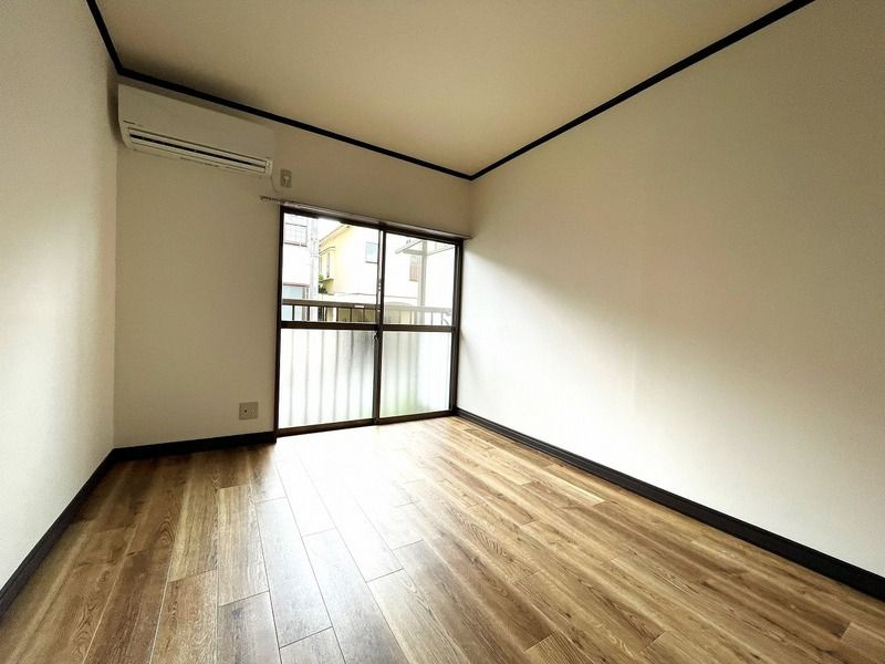 ヴィレッヂカメリアの居間・リビング