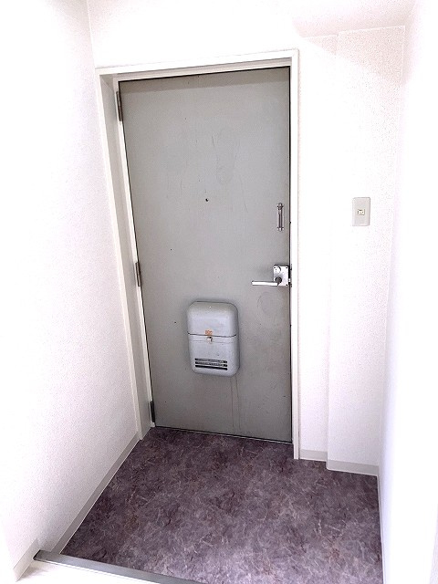 リベール上野の玄関